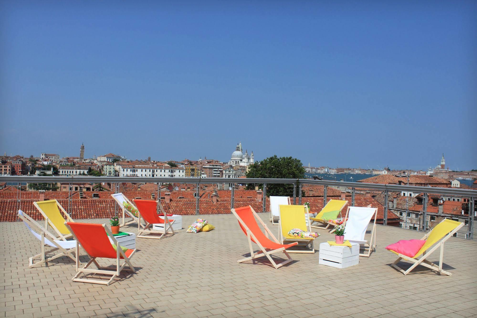 Sunny Terrace Hostel Veneza Exterior foto
