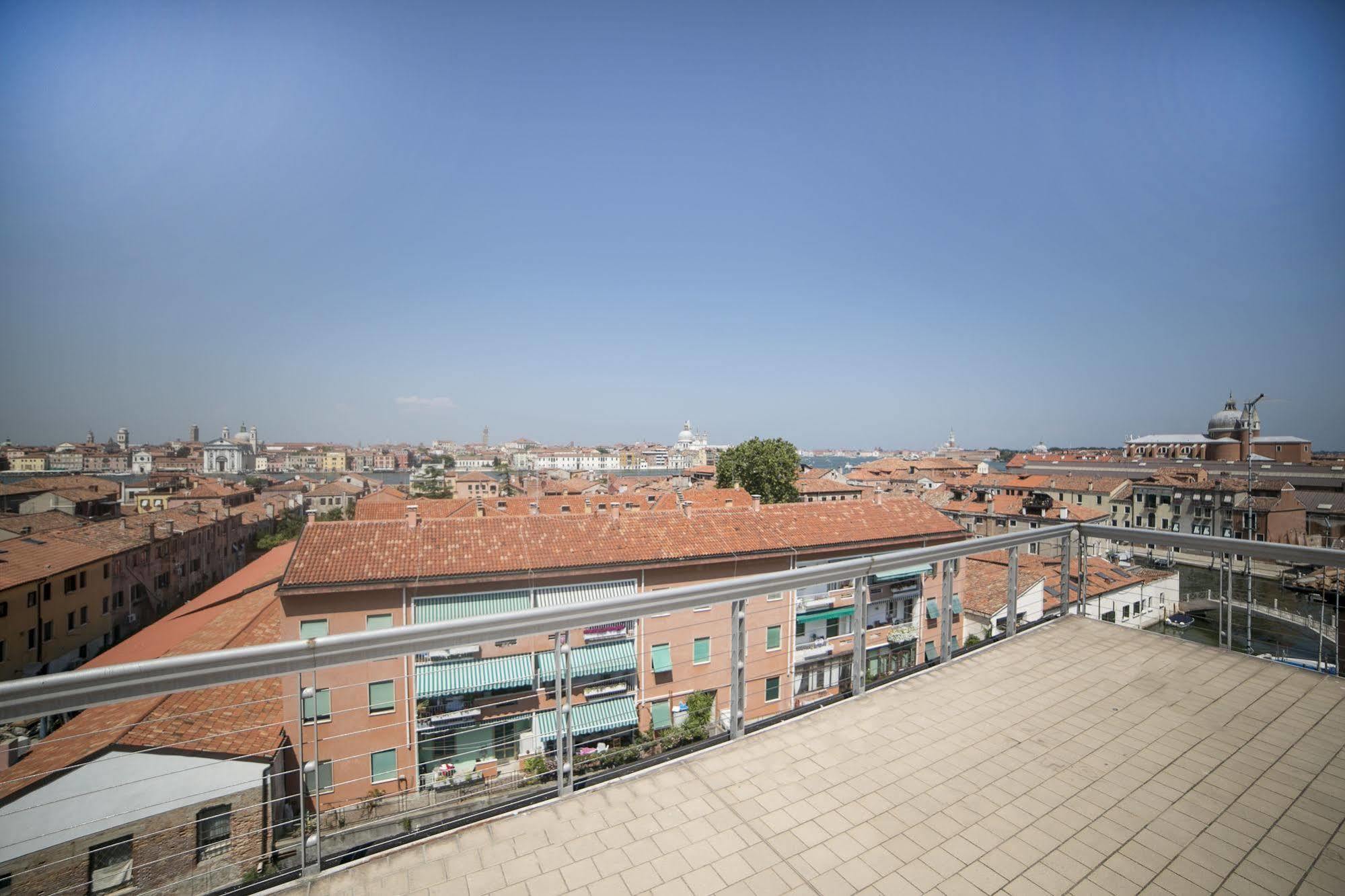 Sunny Terrace Hostel Veneza Exterior foto